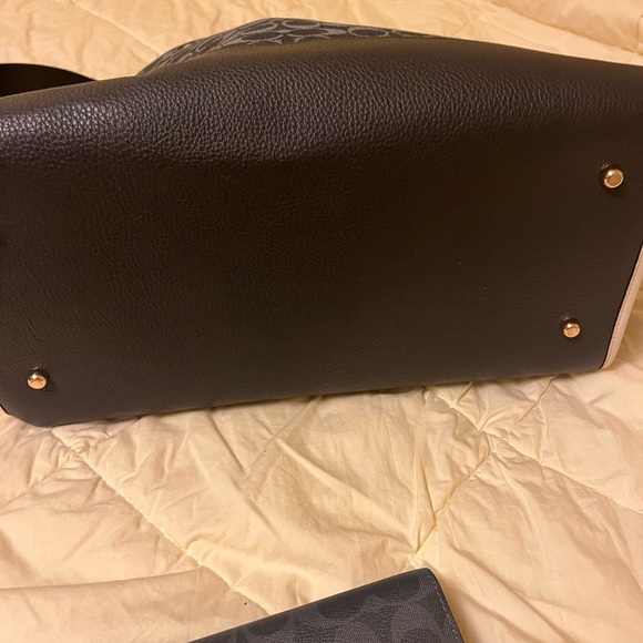 Coach tote and wallet new never used. - Picture 13 of 16